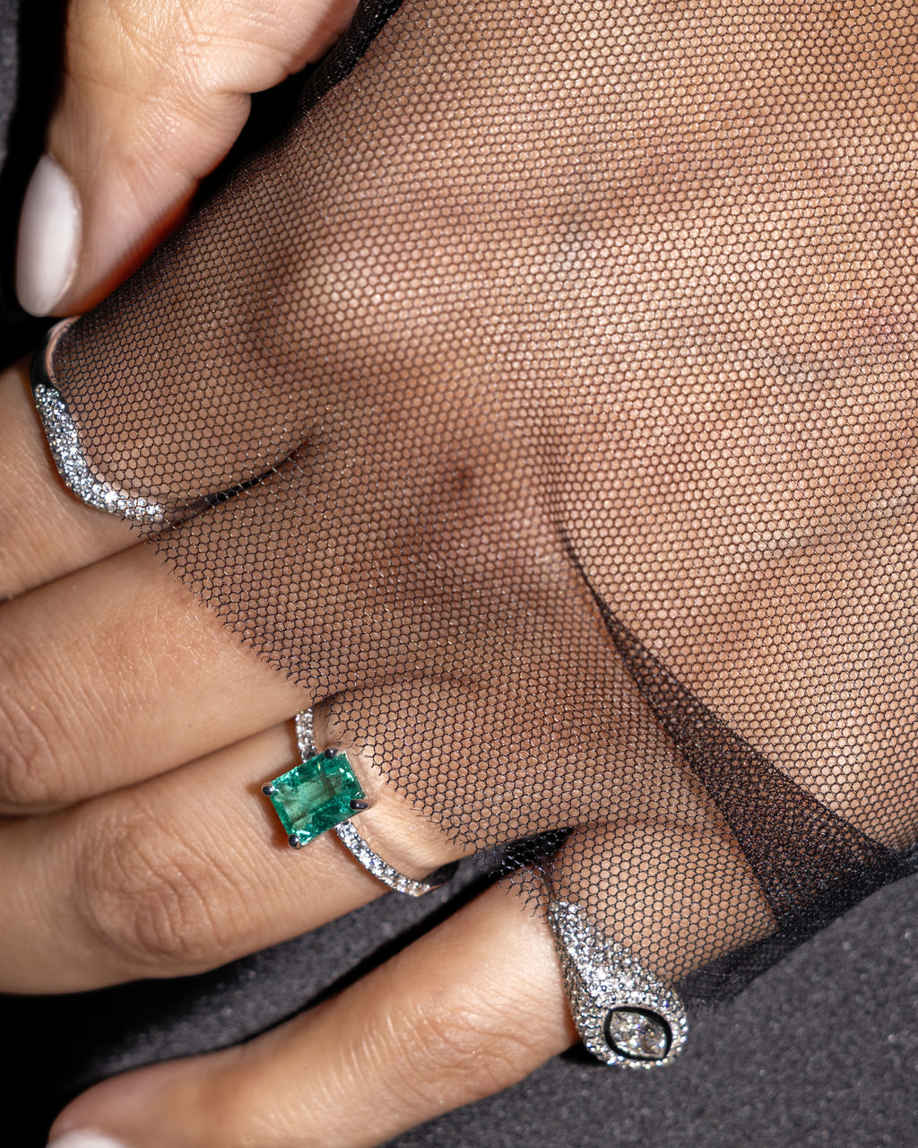 EMERALD & DIAMOND RING